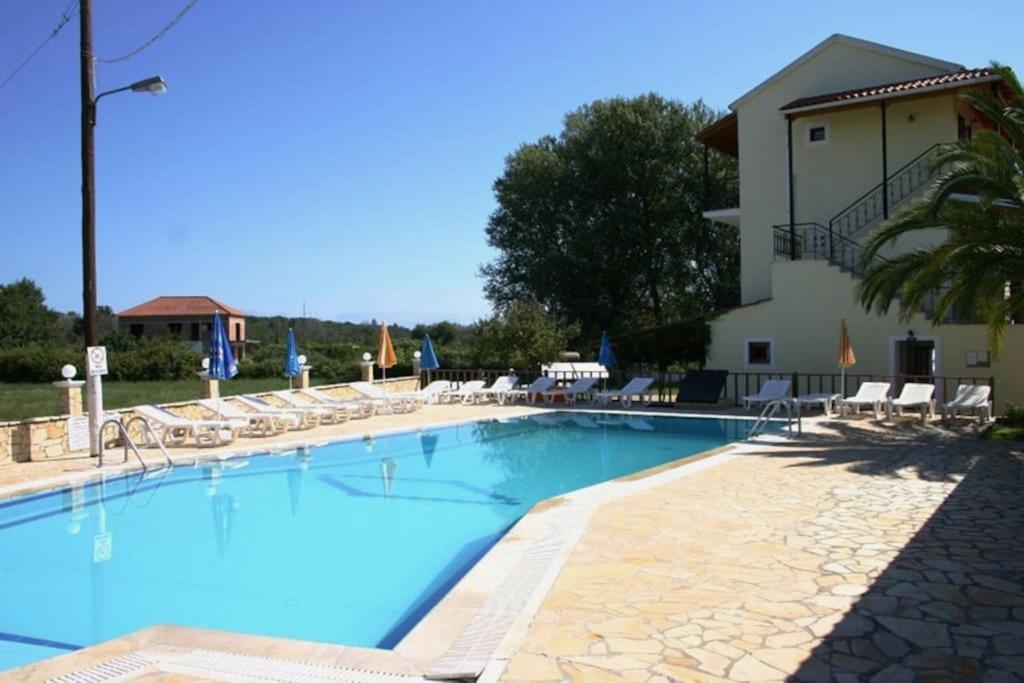 Villa Fondas Roda Экстерьер фото